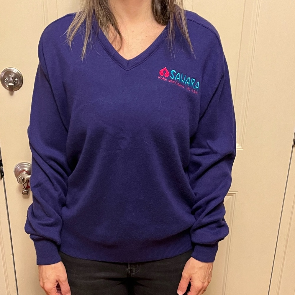 Vintage Sahara Las Vegas Hotel & Casino purple v-neck sweater
